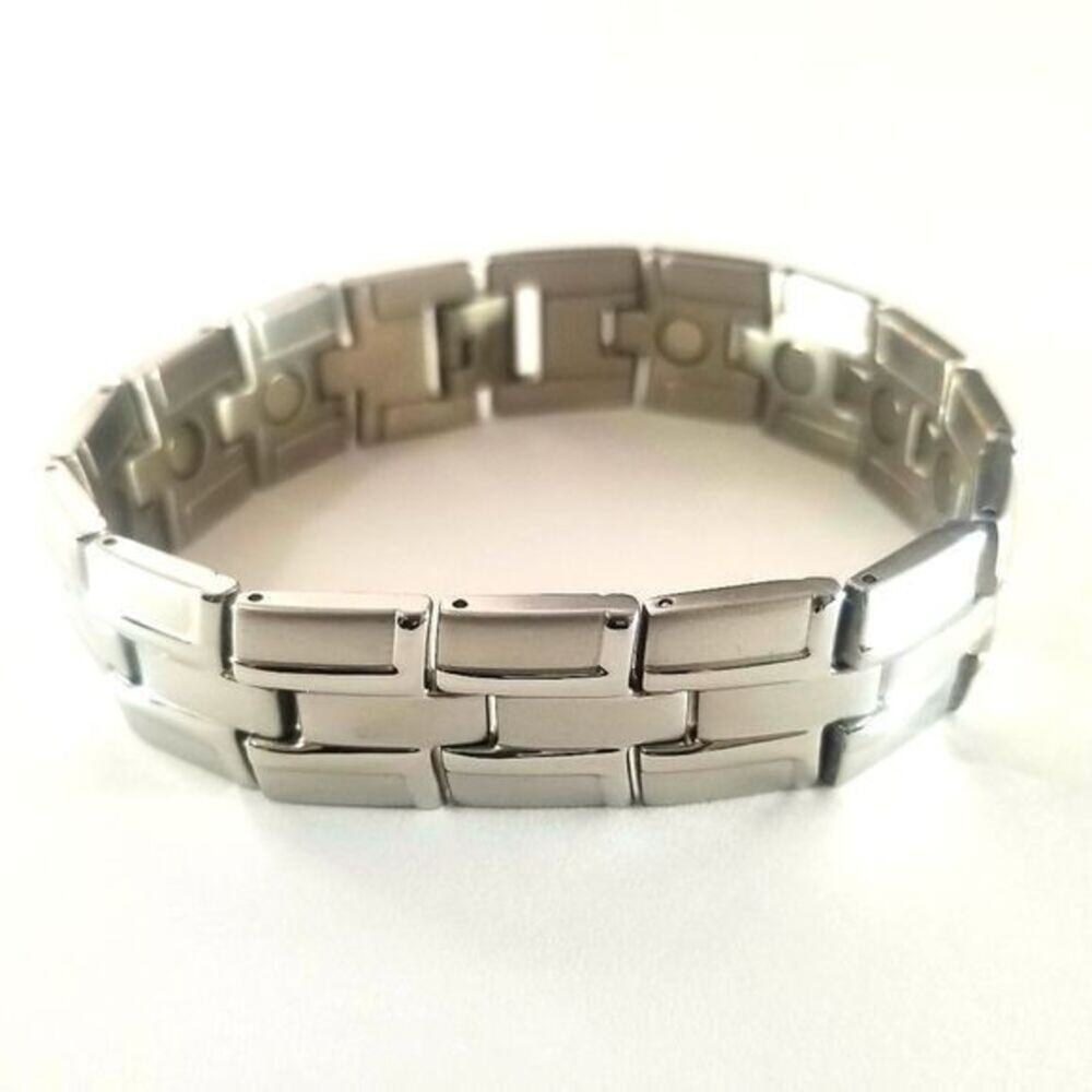 New stainless steel magnetic bracelet 8.5 inches